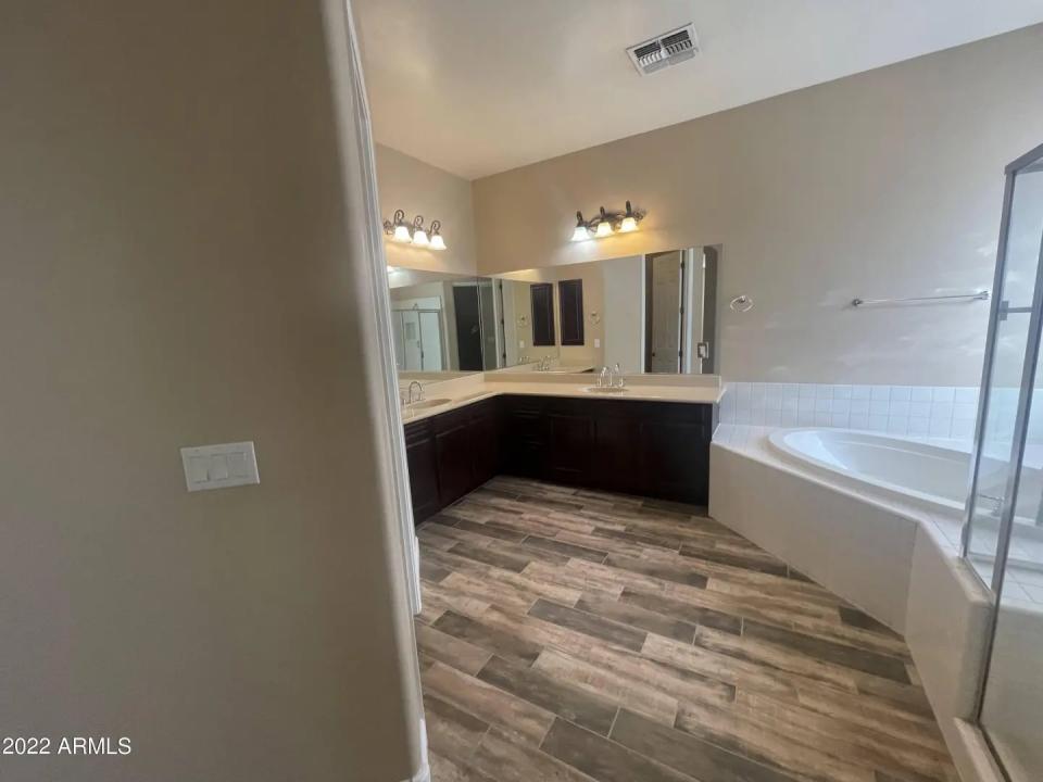 Real Estate Picture 10