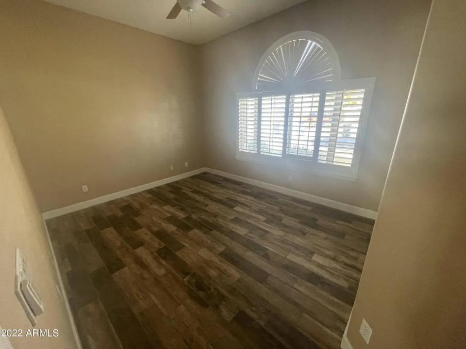Real Estate Picture 12