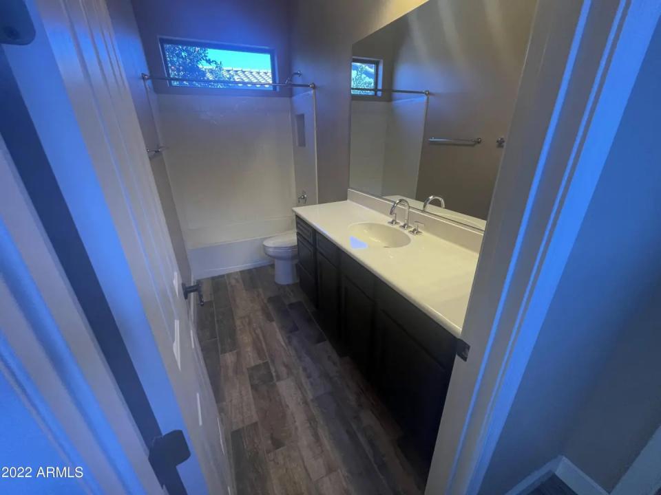 Real Estate Picture 16