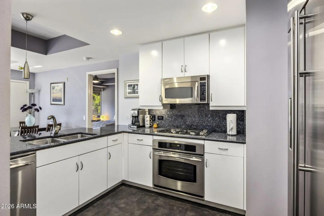 Real Estate Picture 9