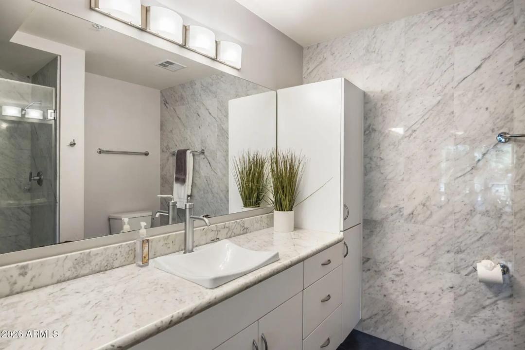Real Estate Picture 17