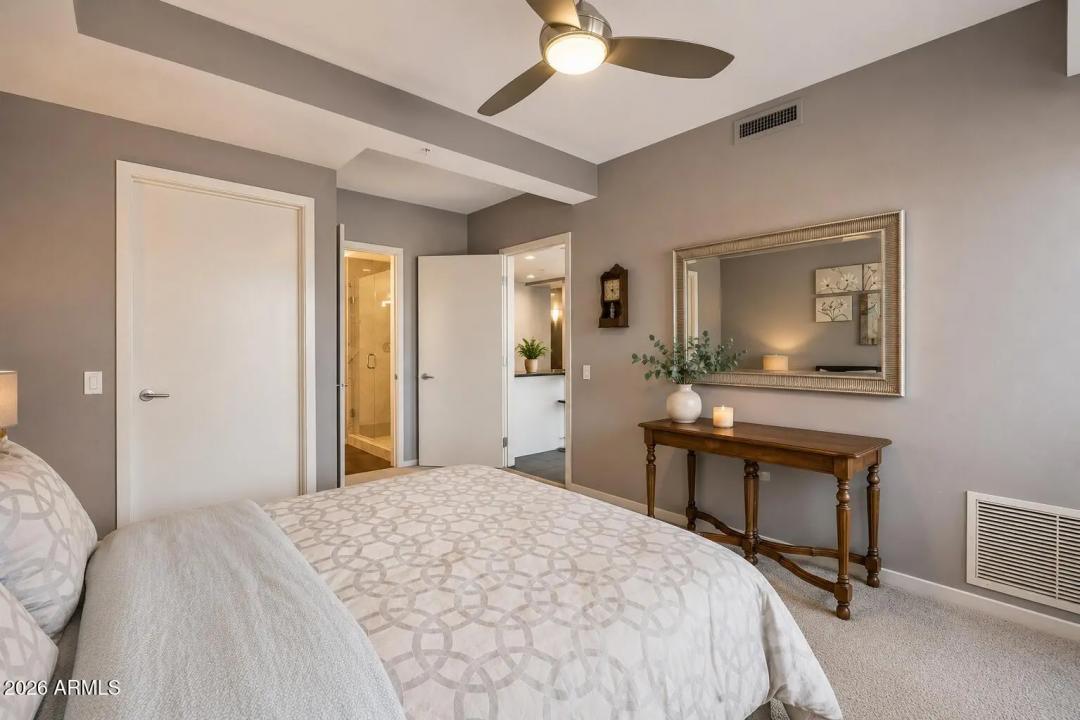 Real Estate Picture 15