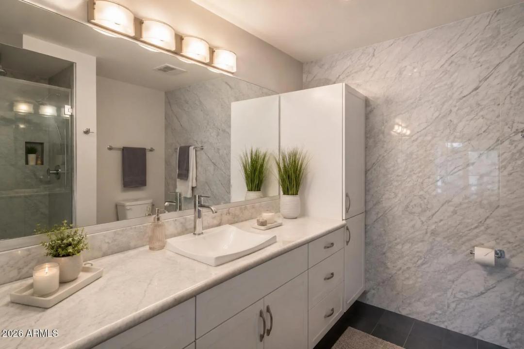 Real Estate Picture 16