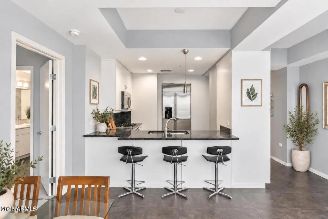 Real Estate Picture 11