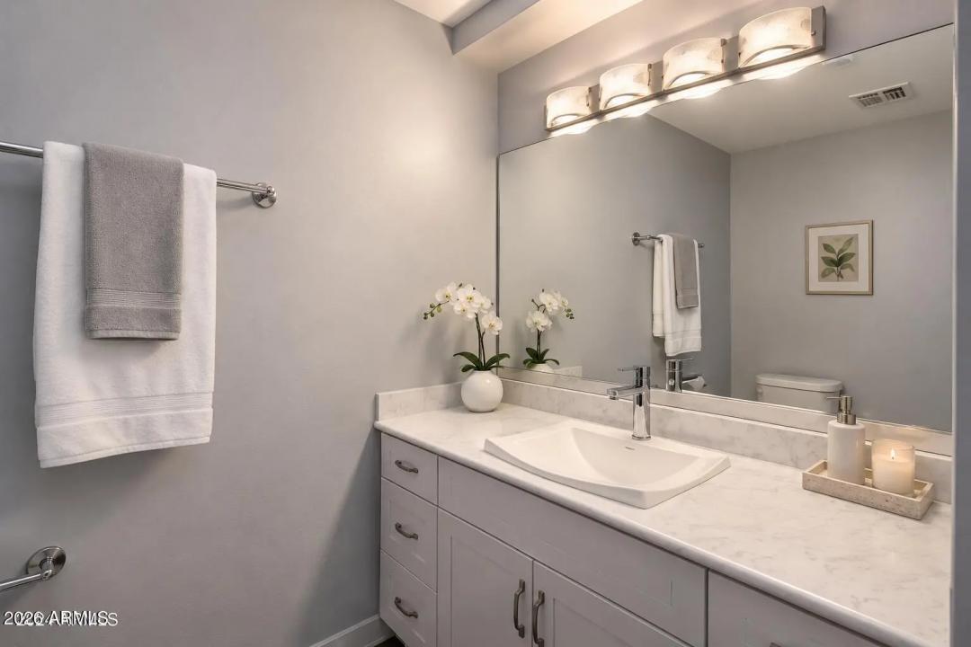 Real Estate Picture 6