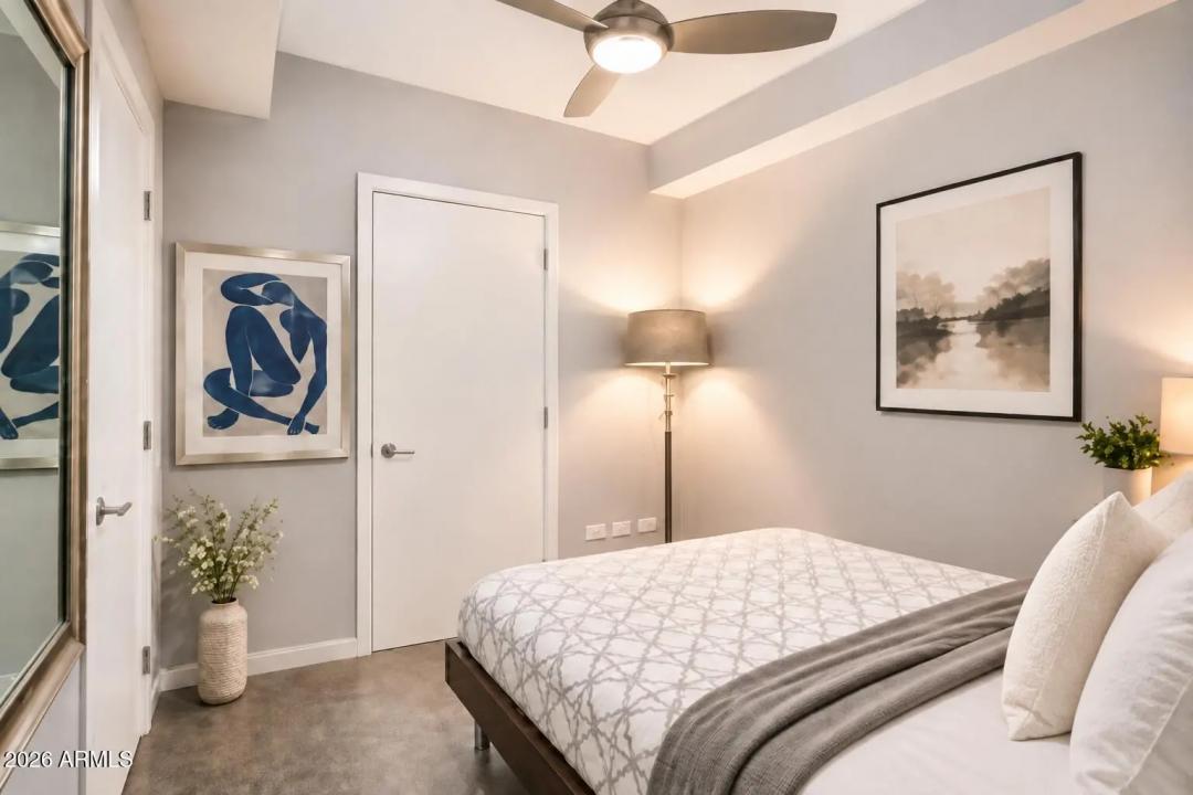 Real Estate Picture 4