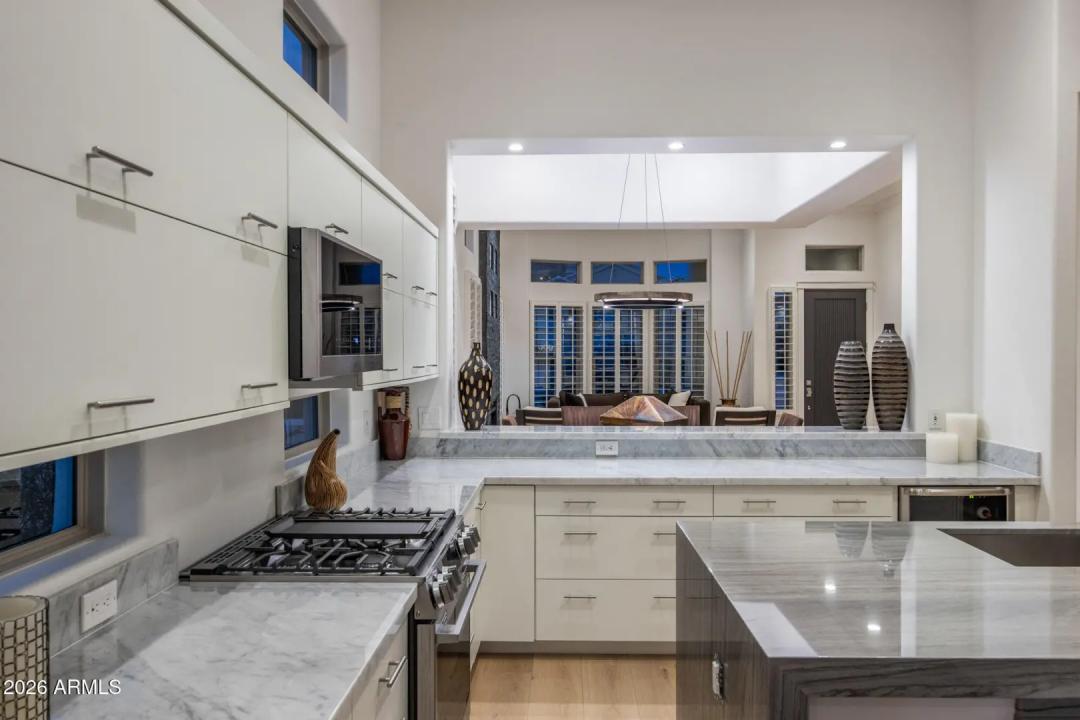 Real Estate Picture 3