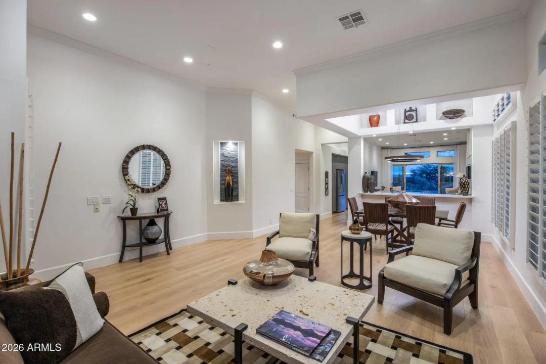 Real Estate Picture 9