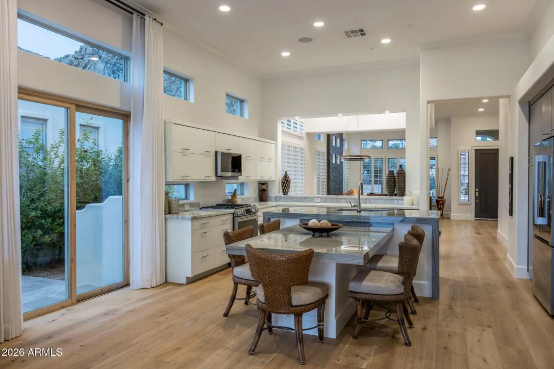 Real Estate Picture 13