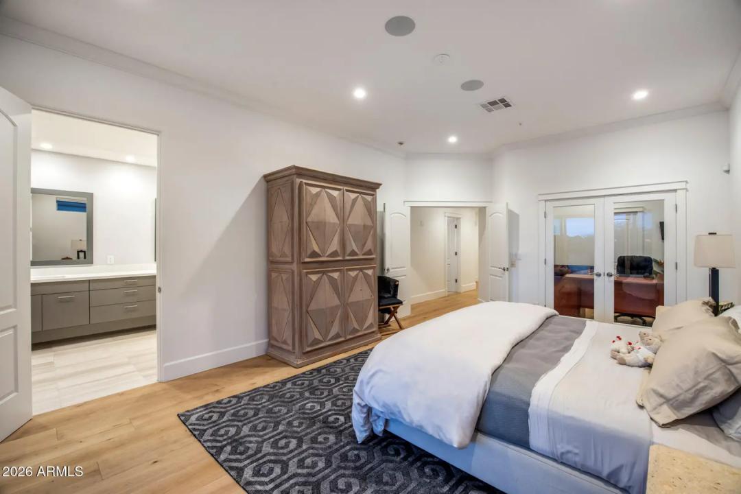 Real Estate Picture 17