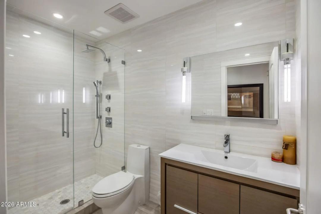 Real Estate Picture 23