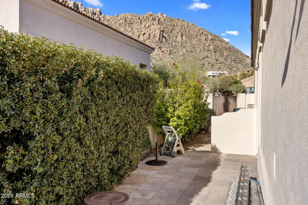 Real Estate Picture 27