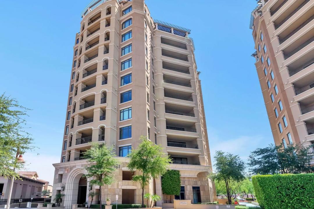 Real Estate Picture 3