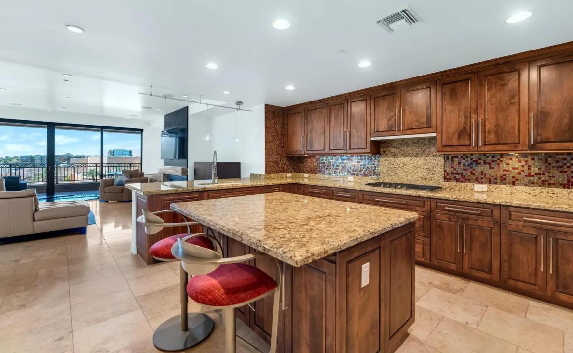 Real Estate Picture 9
