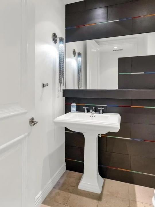 Real Estate Picture 30