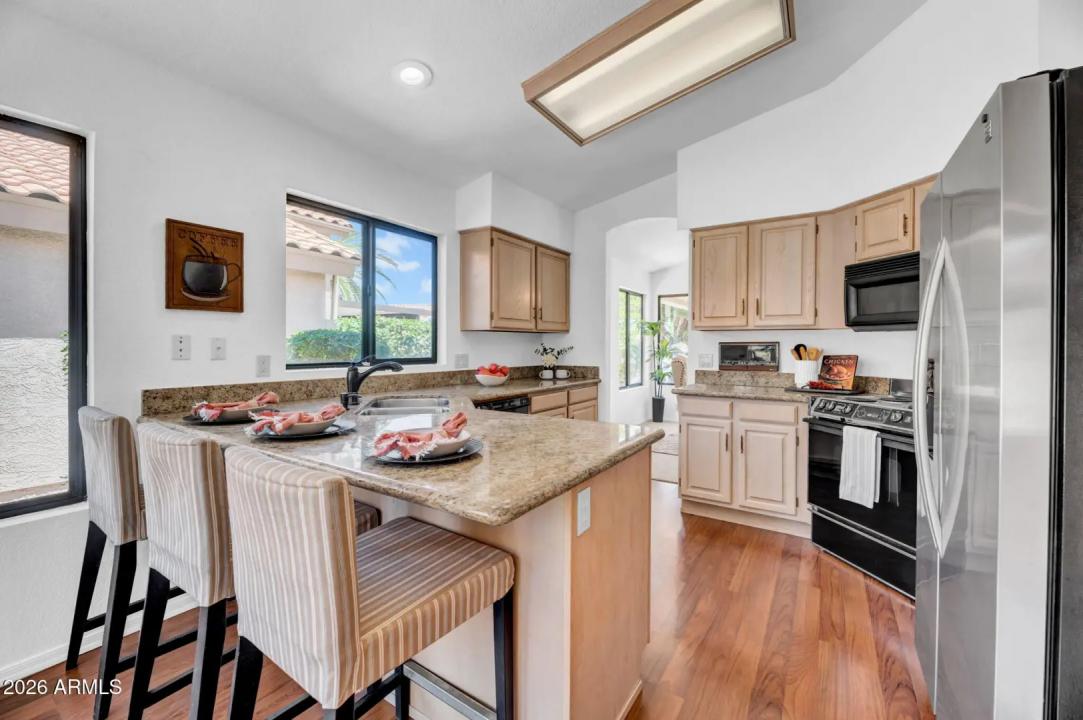 Real Estate Picture 9