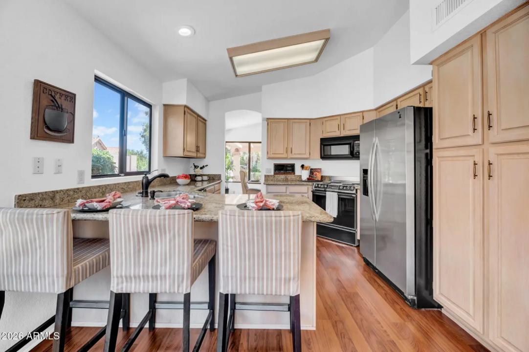 Real Estate Picture 8