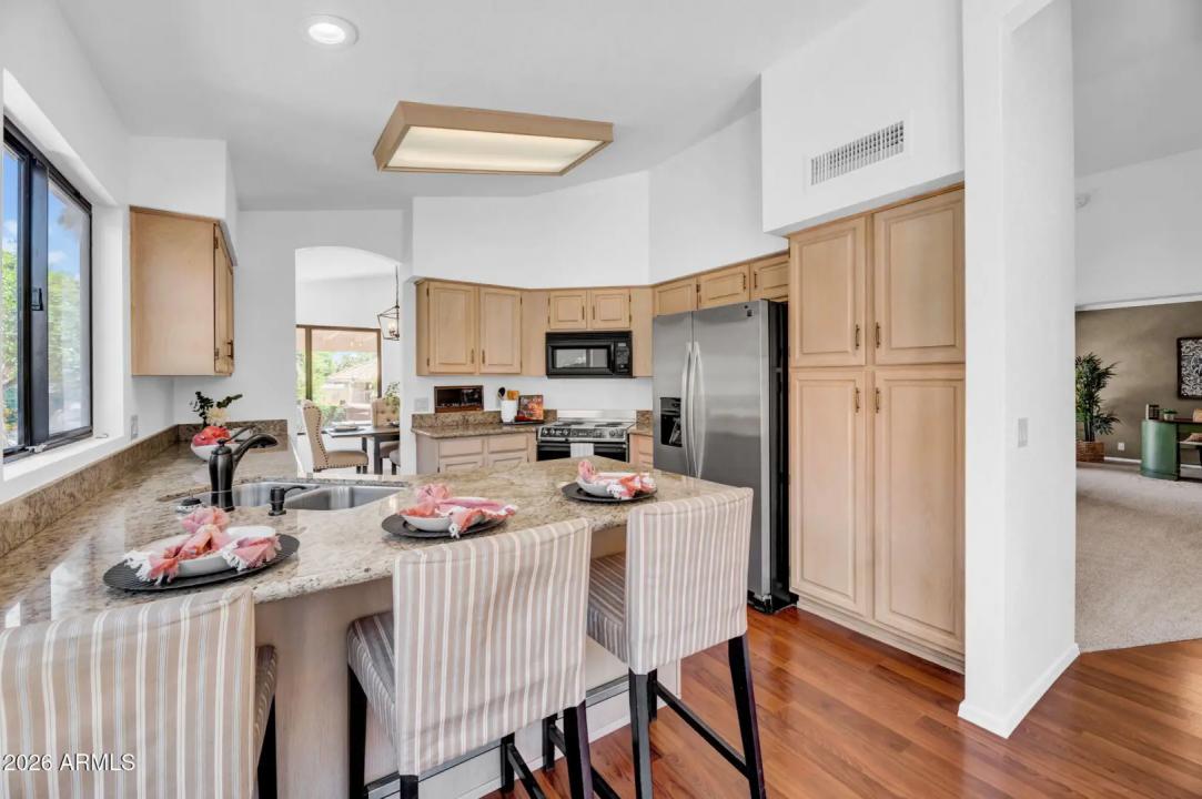 Real Estate Picture 6