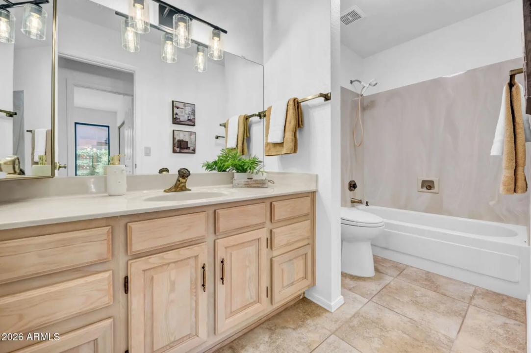 Real Estate Picture 23
