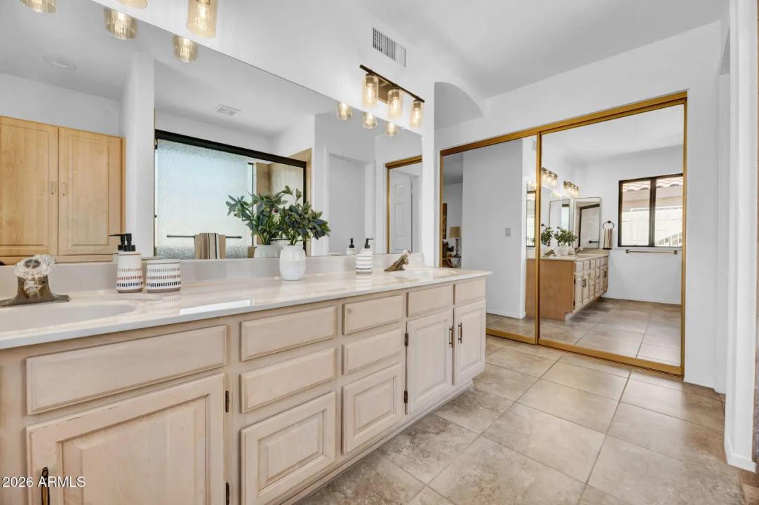 Real Estate Picture 20