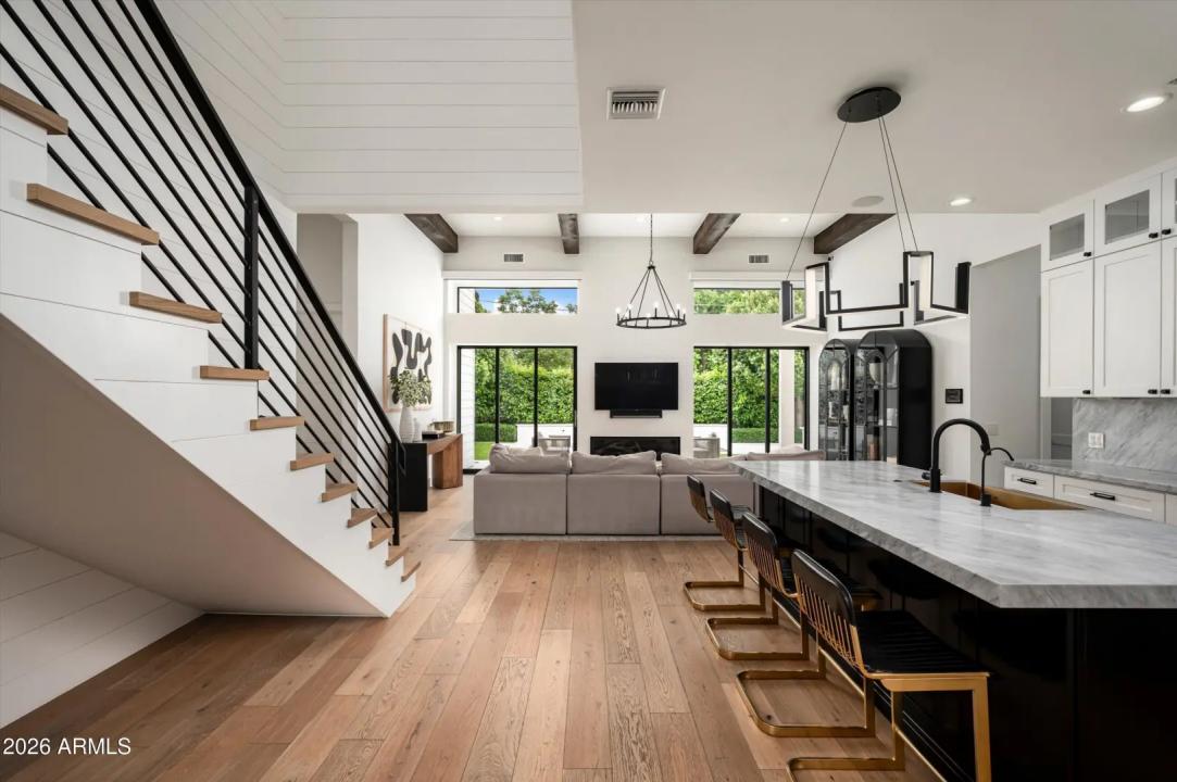 Real Estate Picture 10