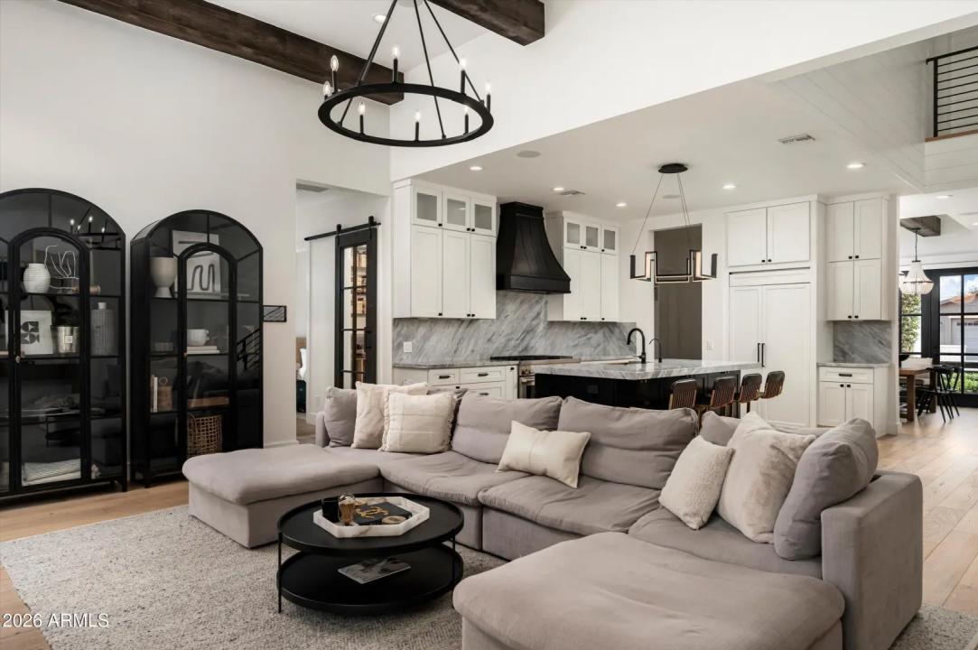 Real Estate Picture 14