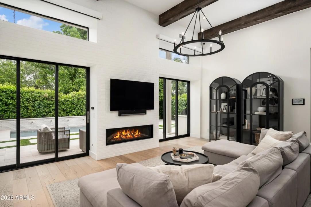 Real Estate Picture 16