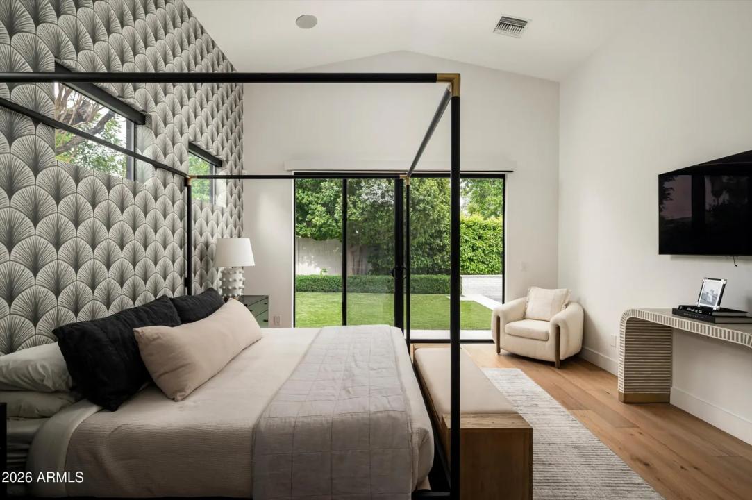 Real Estate Picture 20