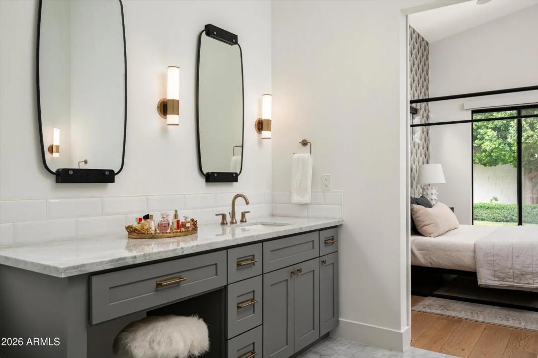 Real Estate Picture 22