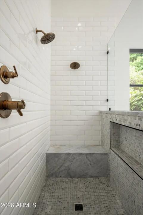 Real Estate Picture 24