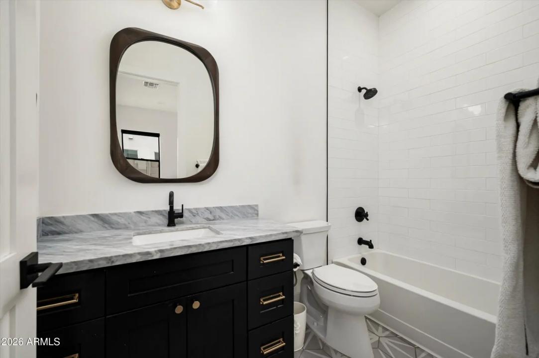 Real Estate Picture 29