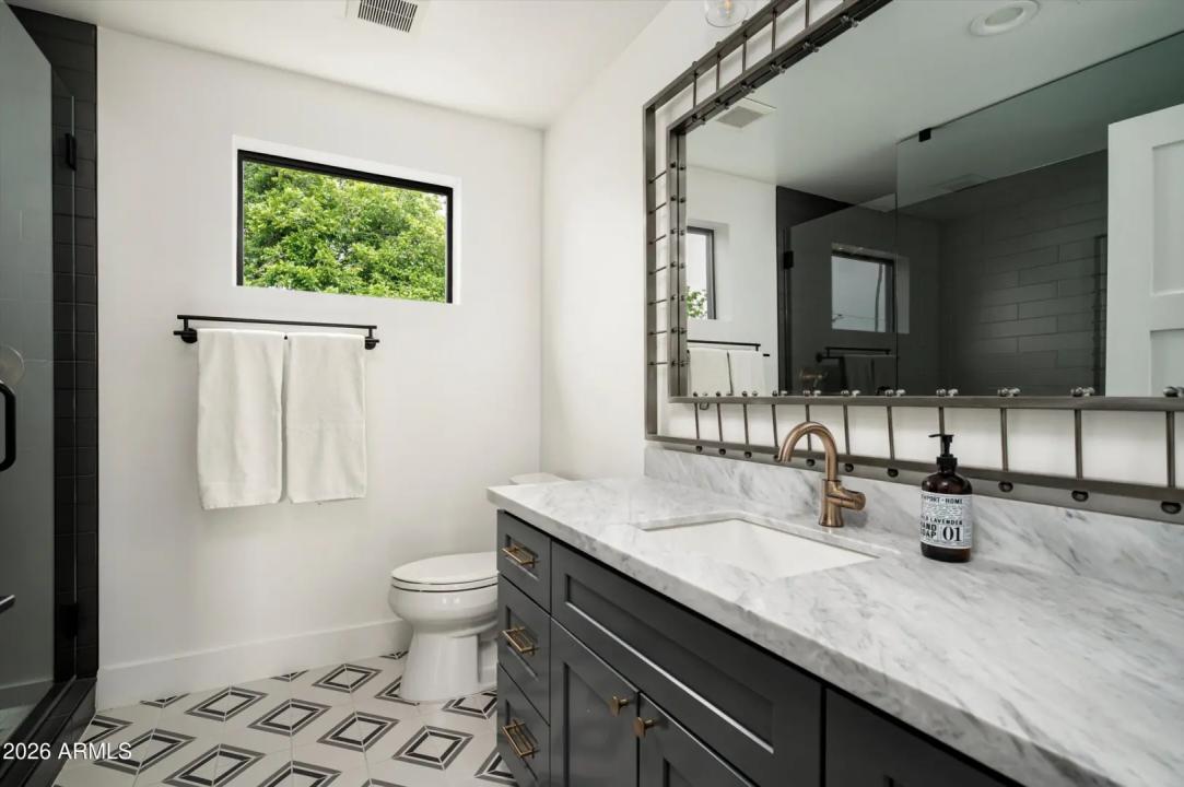 Real Estate Picture 36