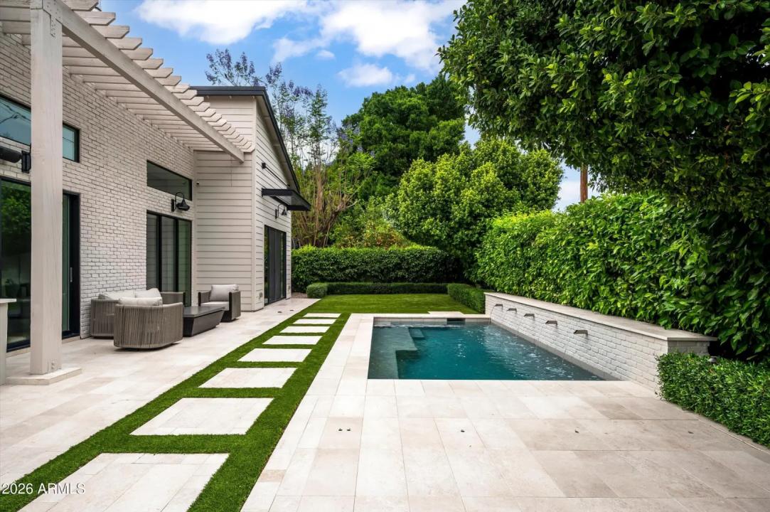 Real Estate Picture 39