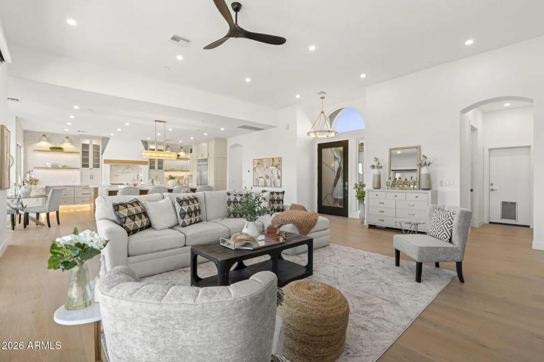 Real Estate Picture 10