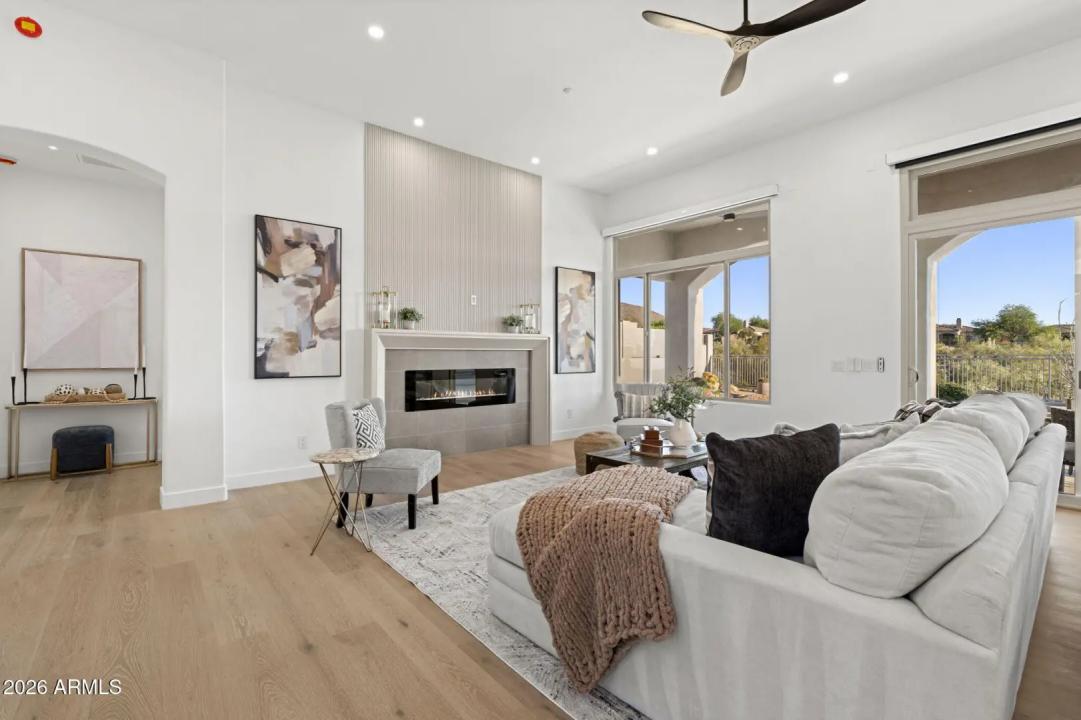 Real Estate Picture 11