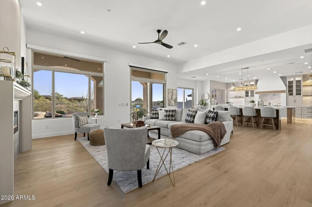 Real Estate Picture 9