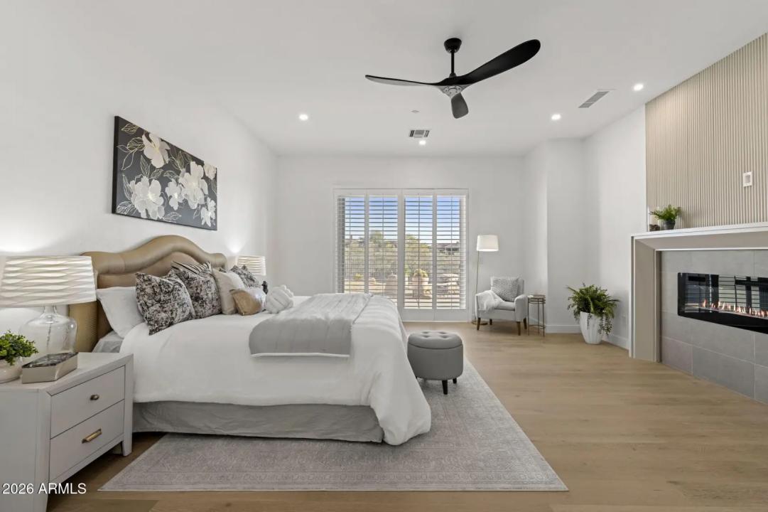 Real Estate Picture 13
