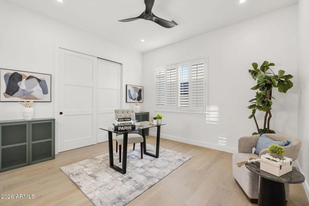 Real Estate Picture 23