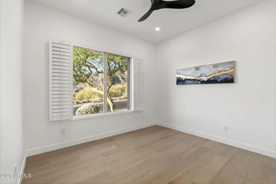 Real Estate Picture 22