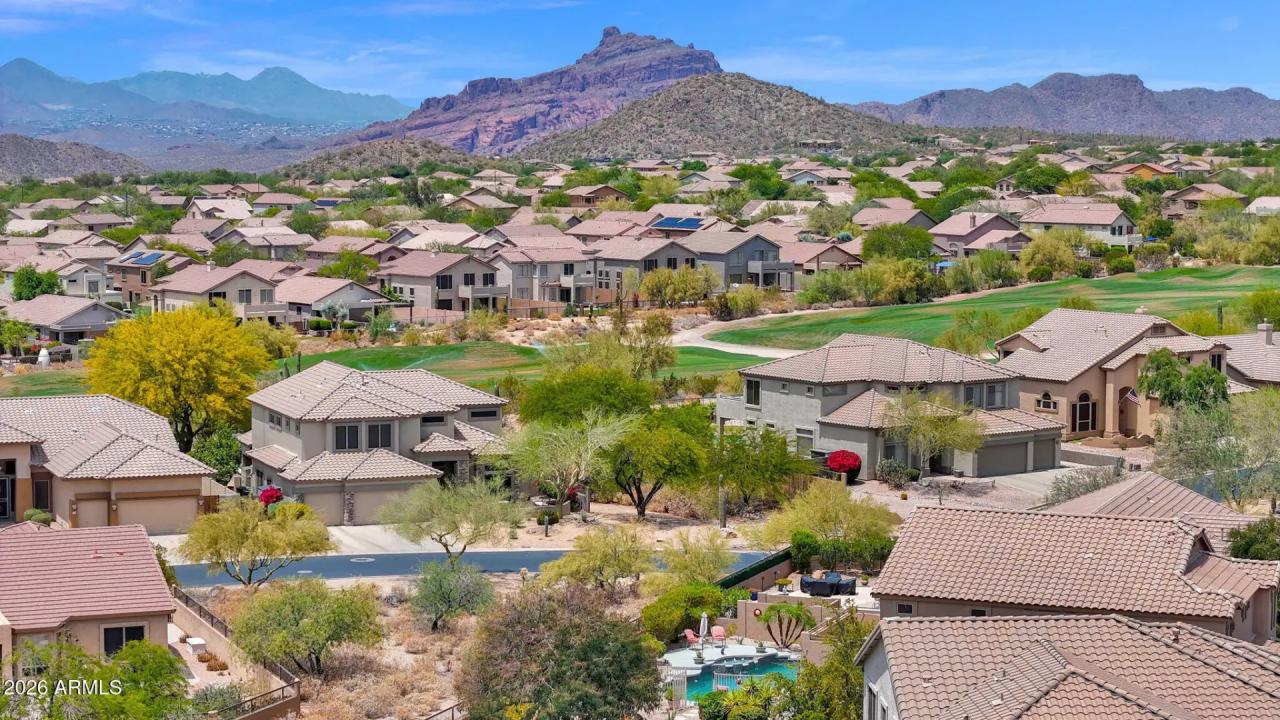 Real Estate Picture 3