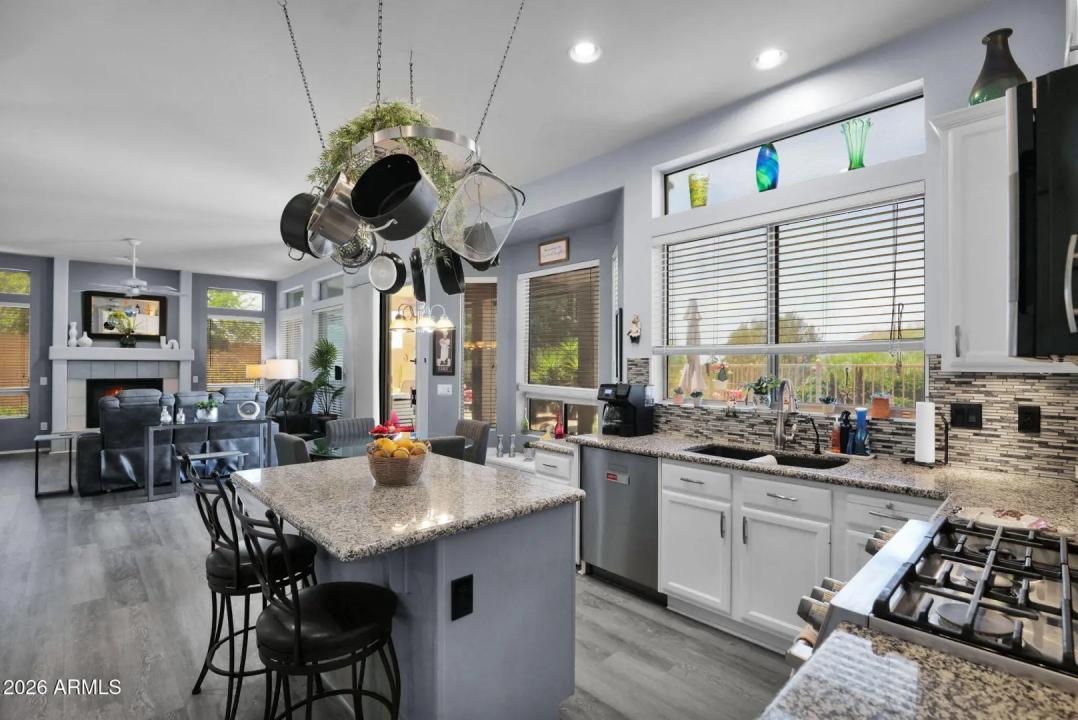 Real Estate Picture 10