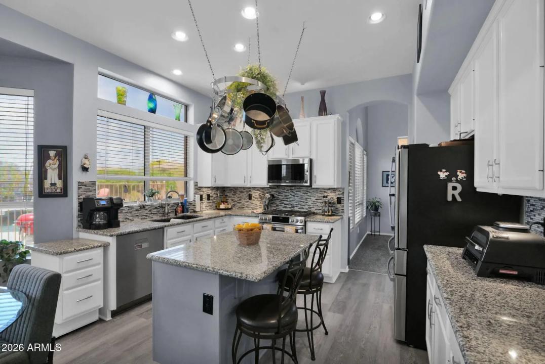 Real Estate Picture 11