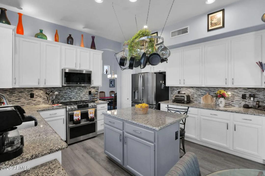 Real Estate Picture 13