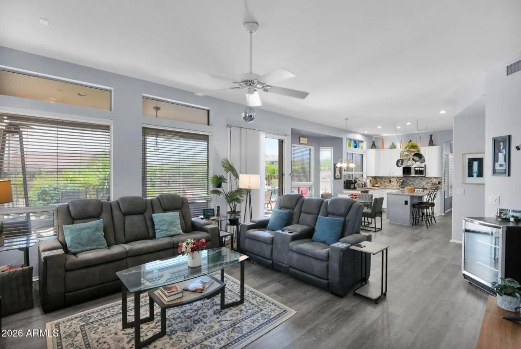 Real Estate Picture 18