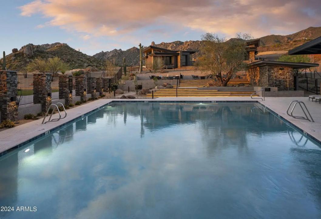 Real Estate Picture 3