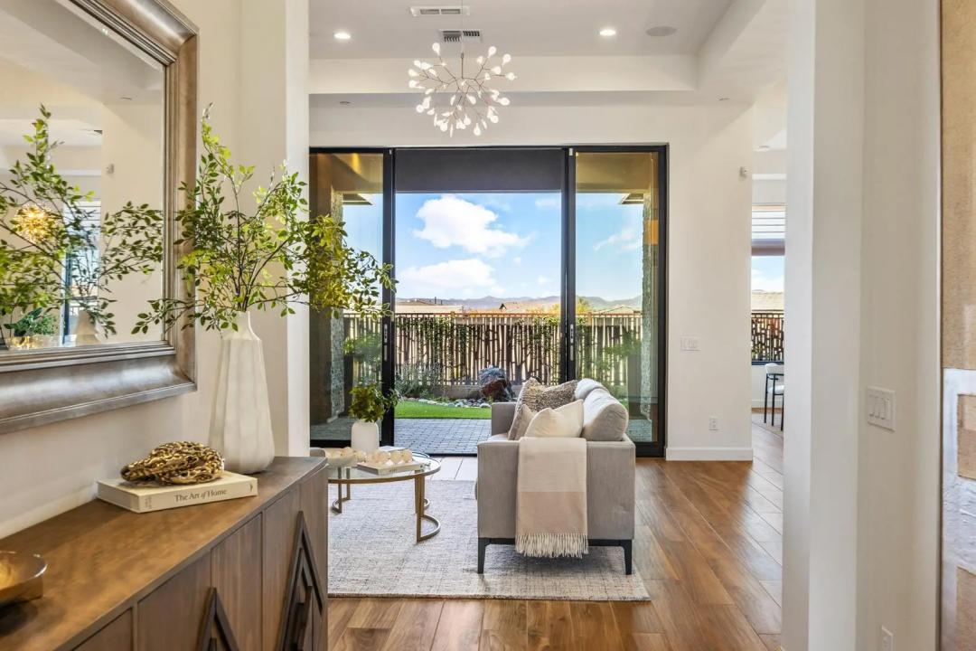 Real Estate Picture 7