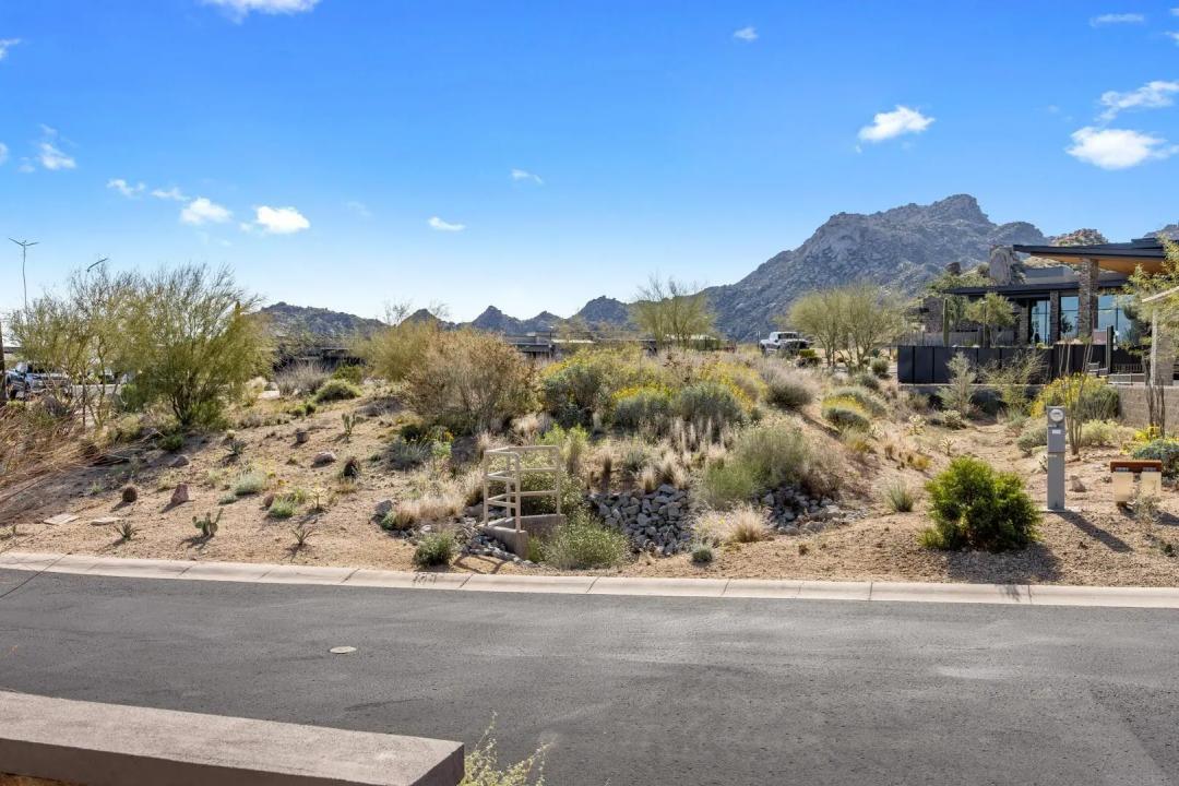 Real Estate Picture 9