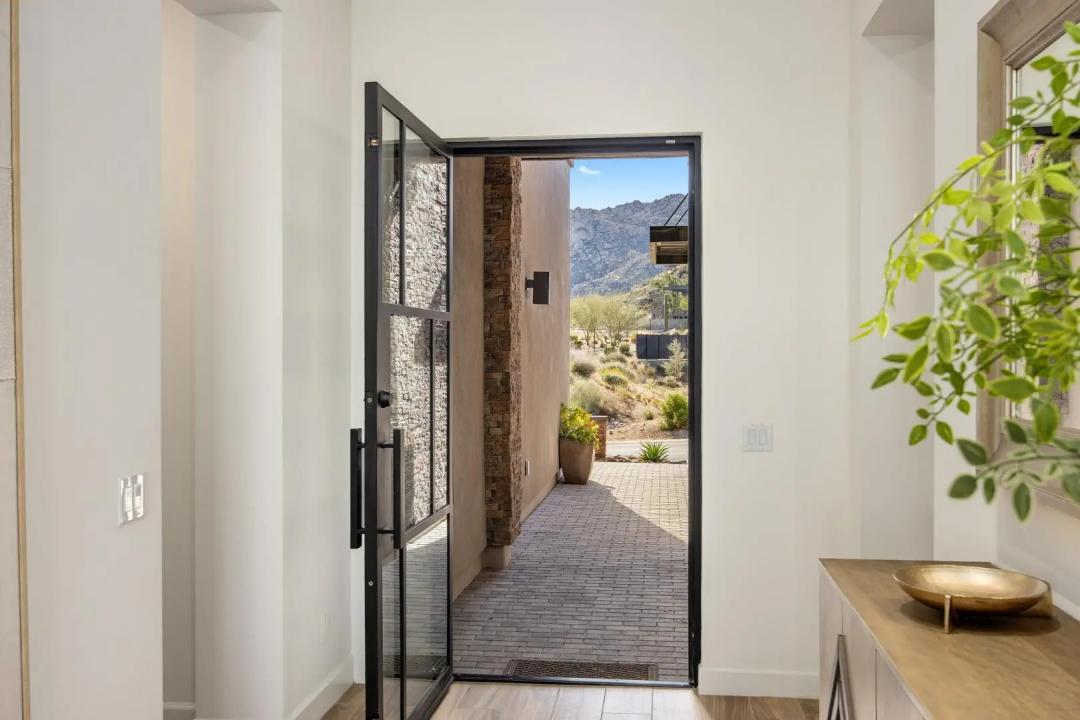 Real Estate Picture 10