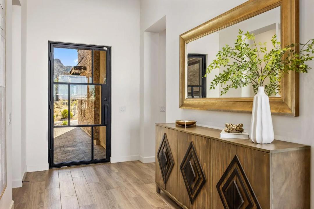 Real Estate Picture 12