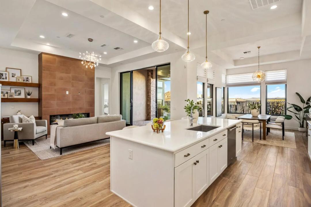 Real Estate Picture 24